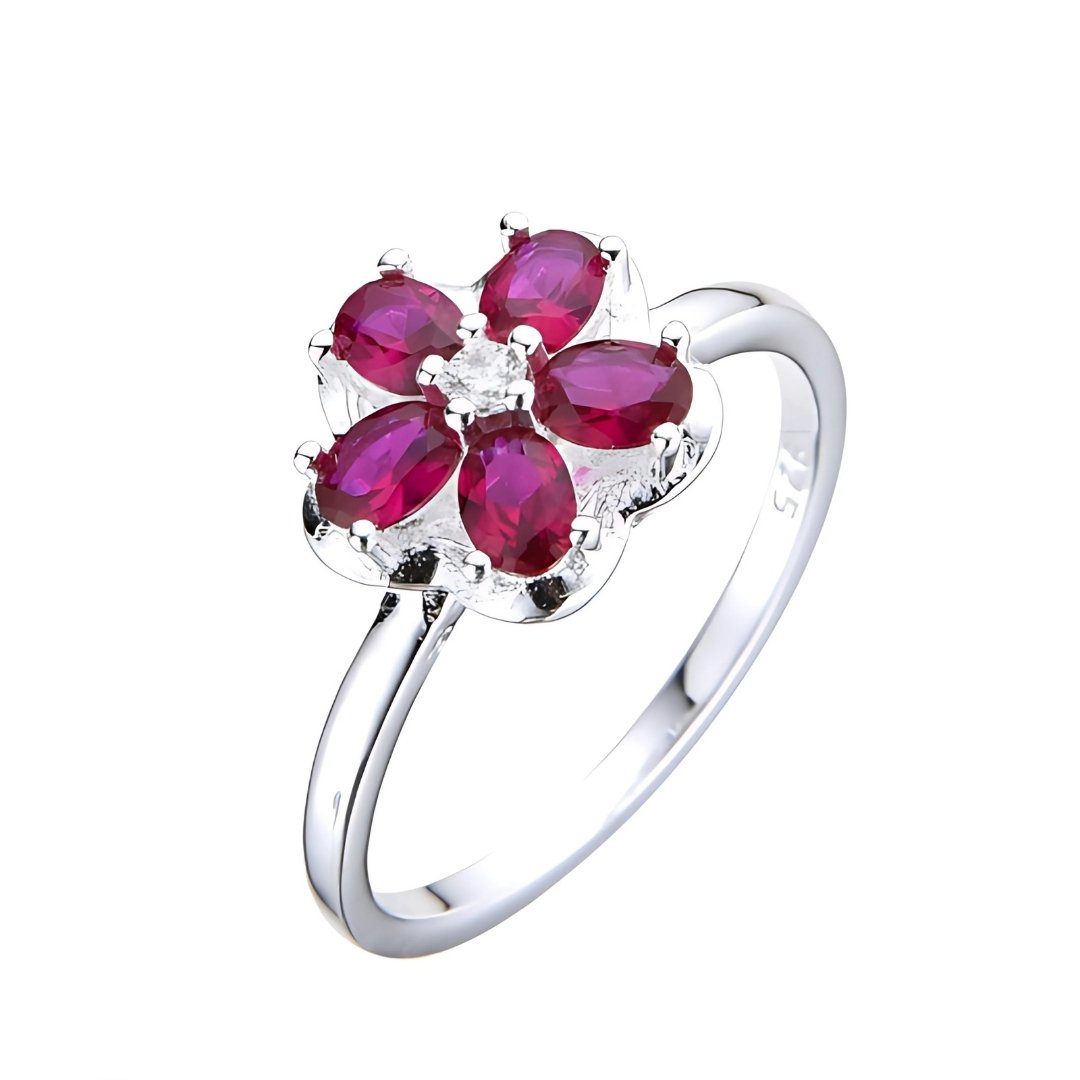 Anillo de flor rubí